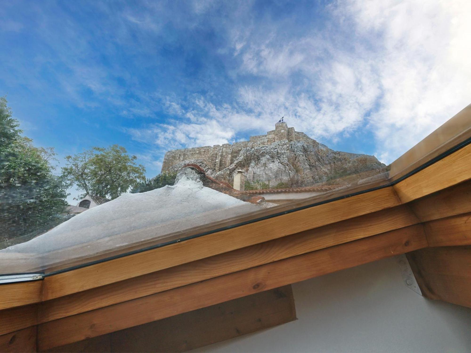 Live At The Acropolis Shadow - Under Super Scenic Anafiotika Atenas Exterior foto