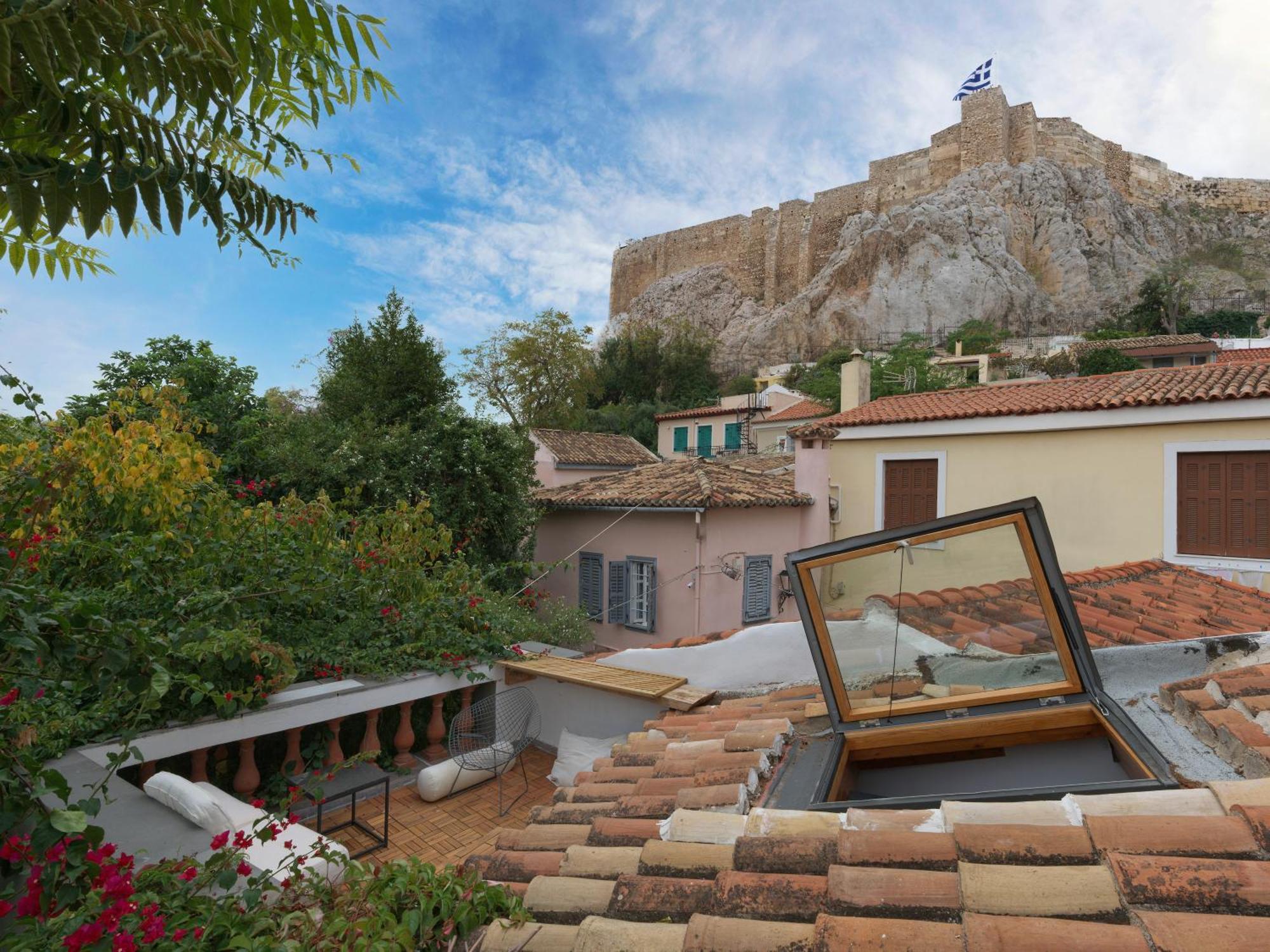 Live At The Acropolis Shadow - Under Super Scenic Anafiotika Atenas Exterior foto