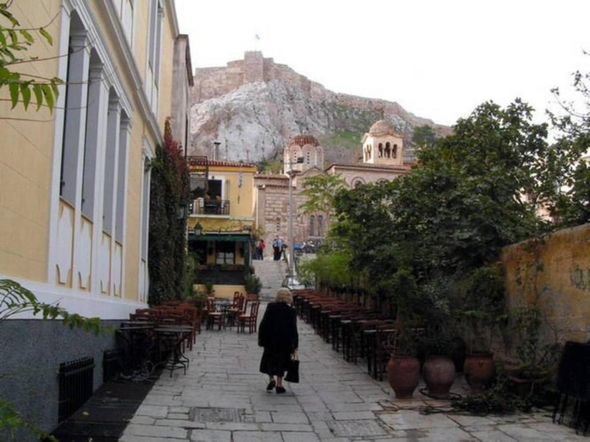 Live At The Acropolis Shadow - Under Super Scenic Anafiotika Atenas Exterior foto